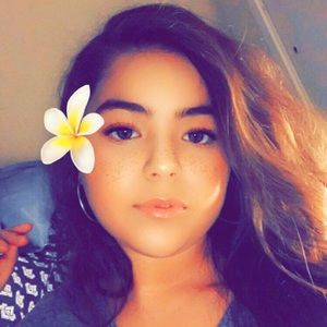 Meet your Posher, Elena